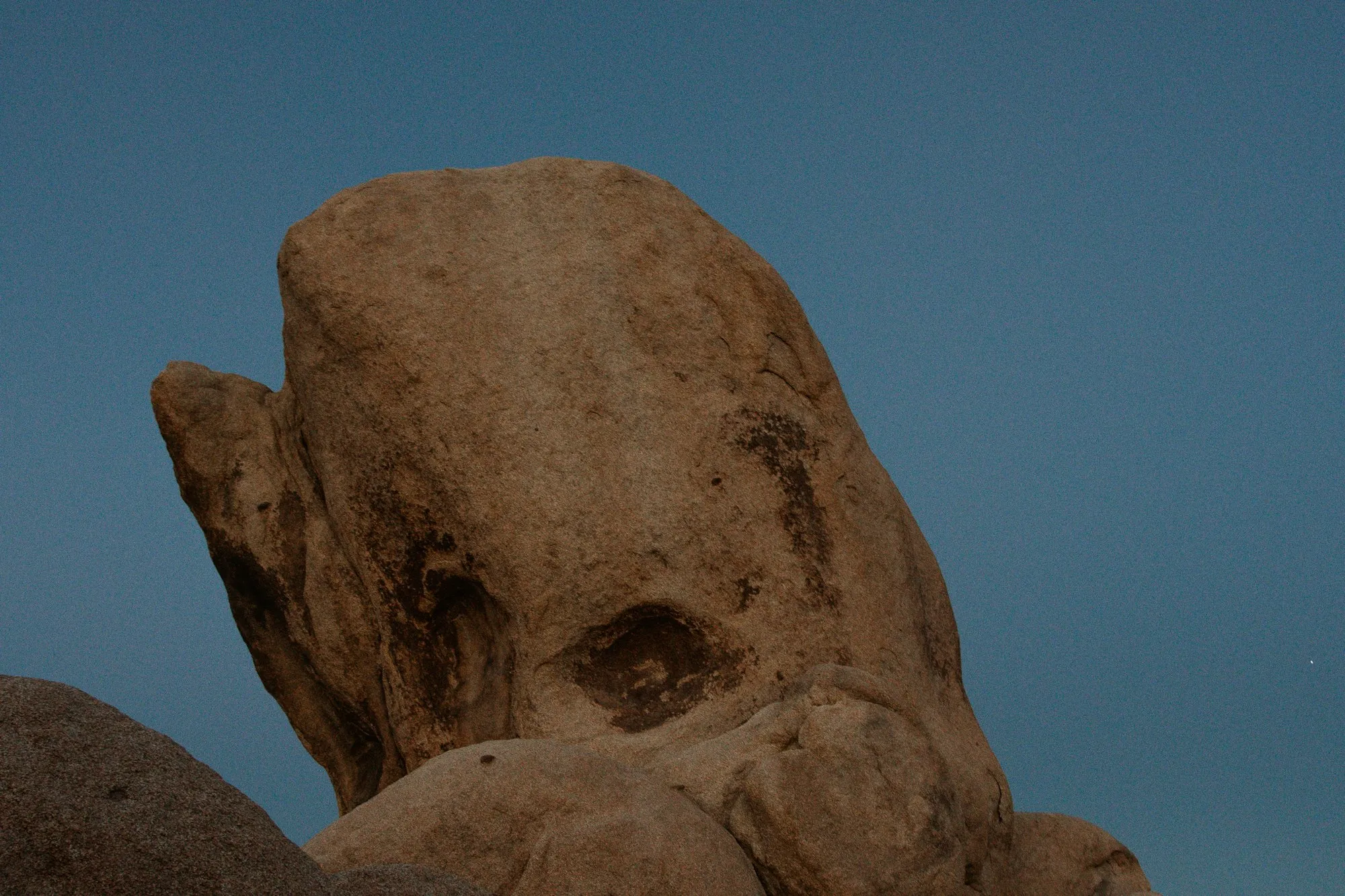 Skull Rock formation in Joshua Tree National Park